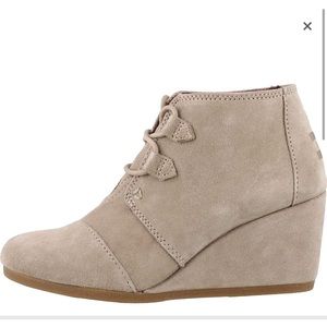 NWT TOMS Canvas Vegan Booties